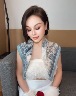 宝安混血美女
