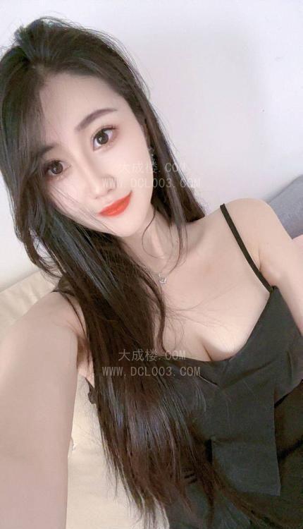 龙岗舌吻胸模御姐