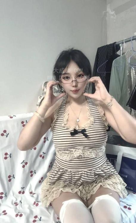 厦门湖里性感诱惑眼镜妹