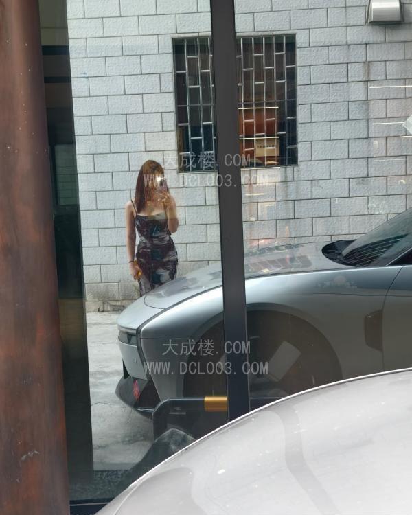 佛山肥臀大奶美女