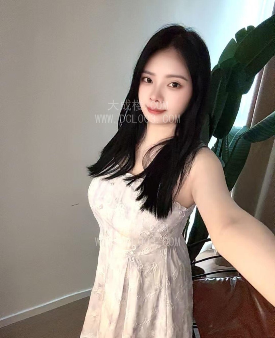 上海体育场大胸妹子呦呦