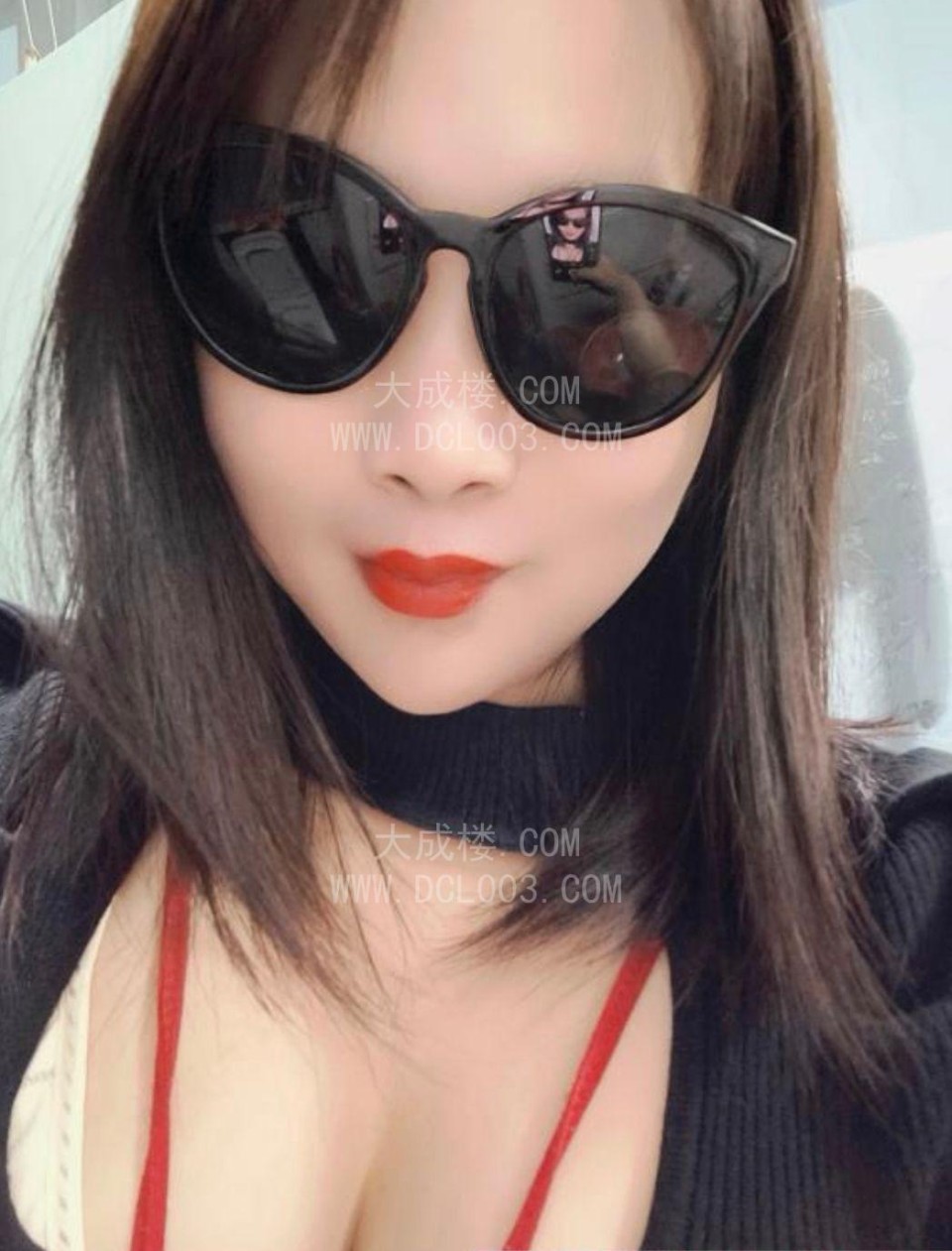 大胸肥臀小骚妇